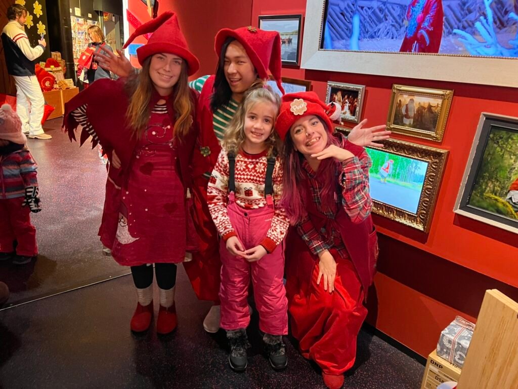 Santa Claus Village en Rovaniemi: ver a Papá Noel con niños en Laponia