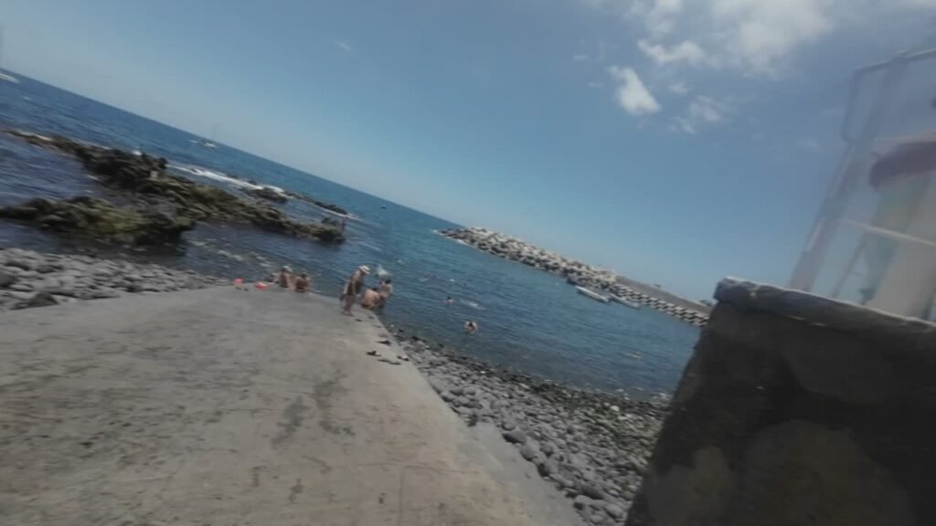 Piscinas naturales de Porto Moniz (Madeira): baño volcánico en el Atlántico